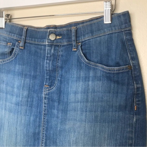 Old Navy High Rise Blue Denim Jean Skirt Distressed Raw Hem Women Size 10 - Picture 3 of 11